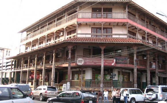 Colonial style building